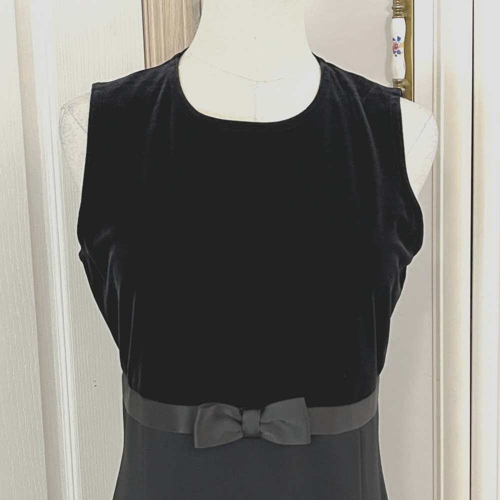 VTG Ann Taylor Woman's Dress Sz 6 Black Velvet Bow Sheath Minimalist USA Evening - Picture 3 of 9